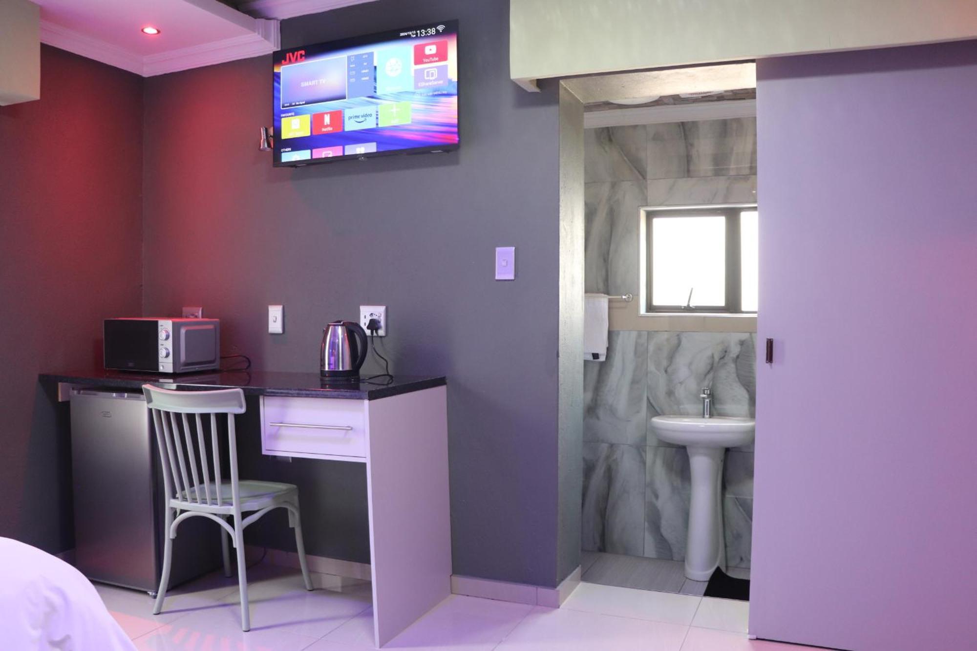 Wise Bird Guest House Roodepoort Bagian luar foto